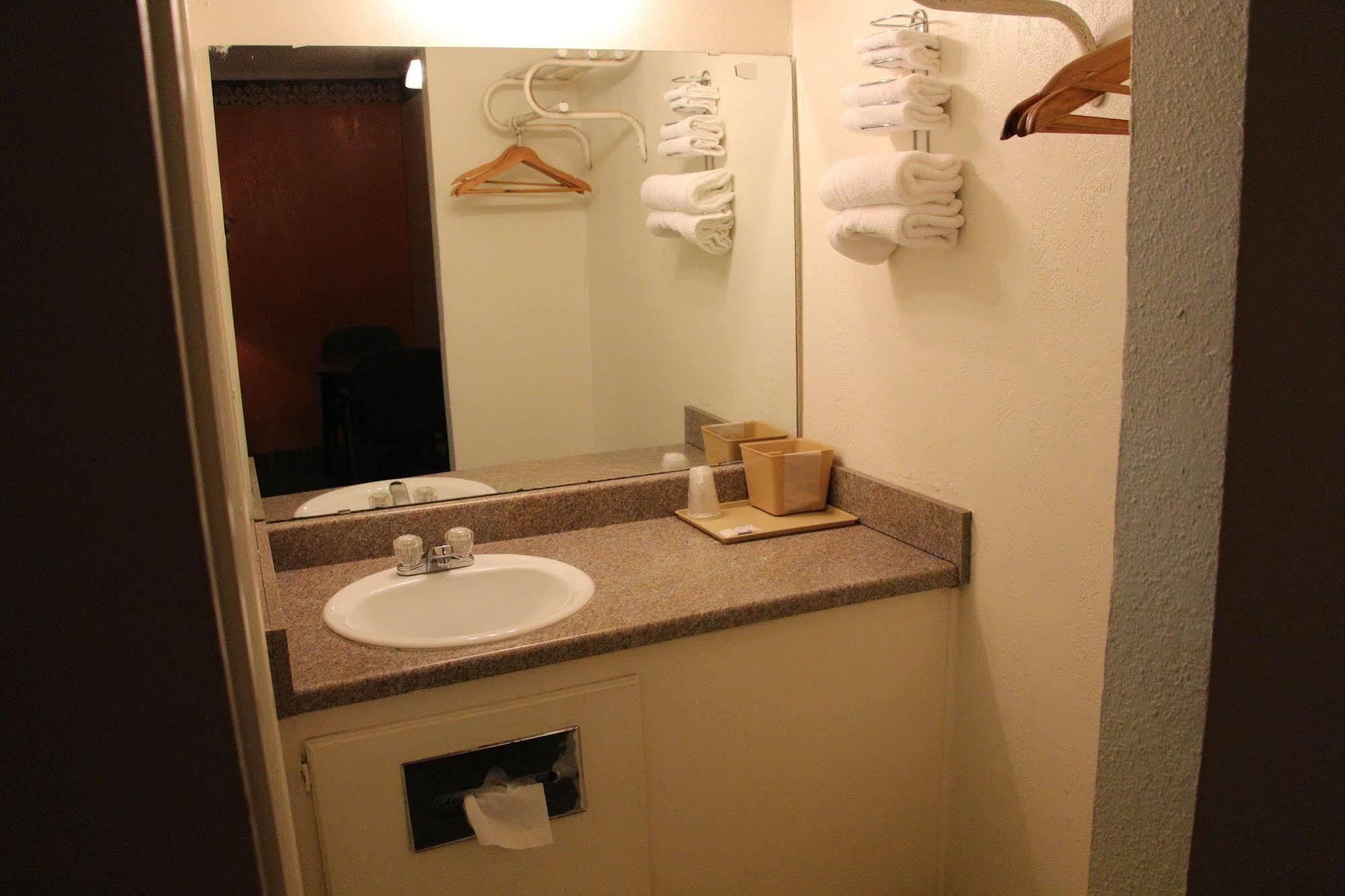 Texinn Motel New Boston Екстер'єр фото